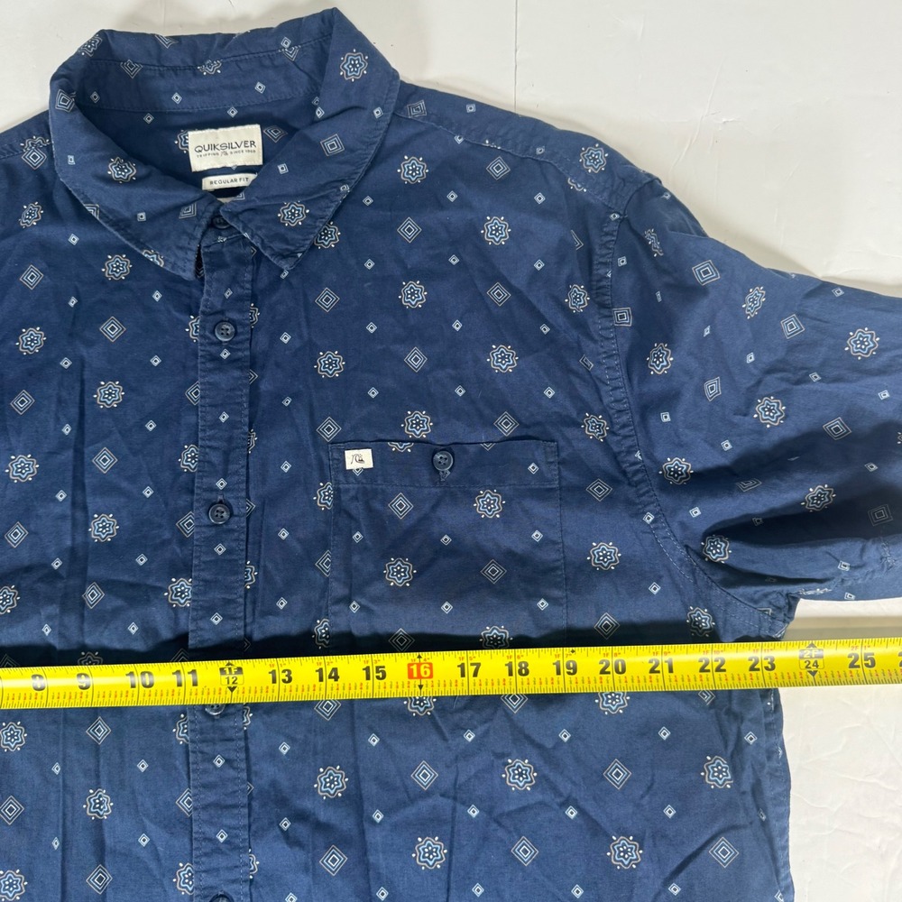 Quiksilver Button Down Shirt Mens XL Blue Medallion Print Short Sleeve AOP - Picture 10 of 11